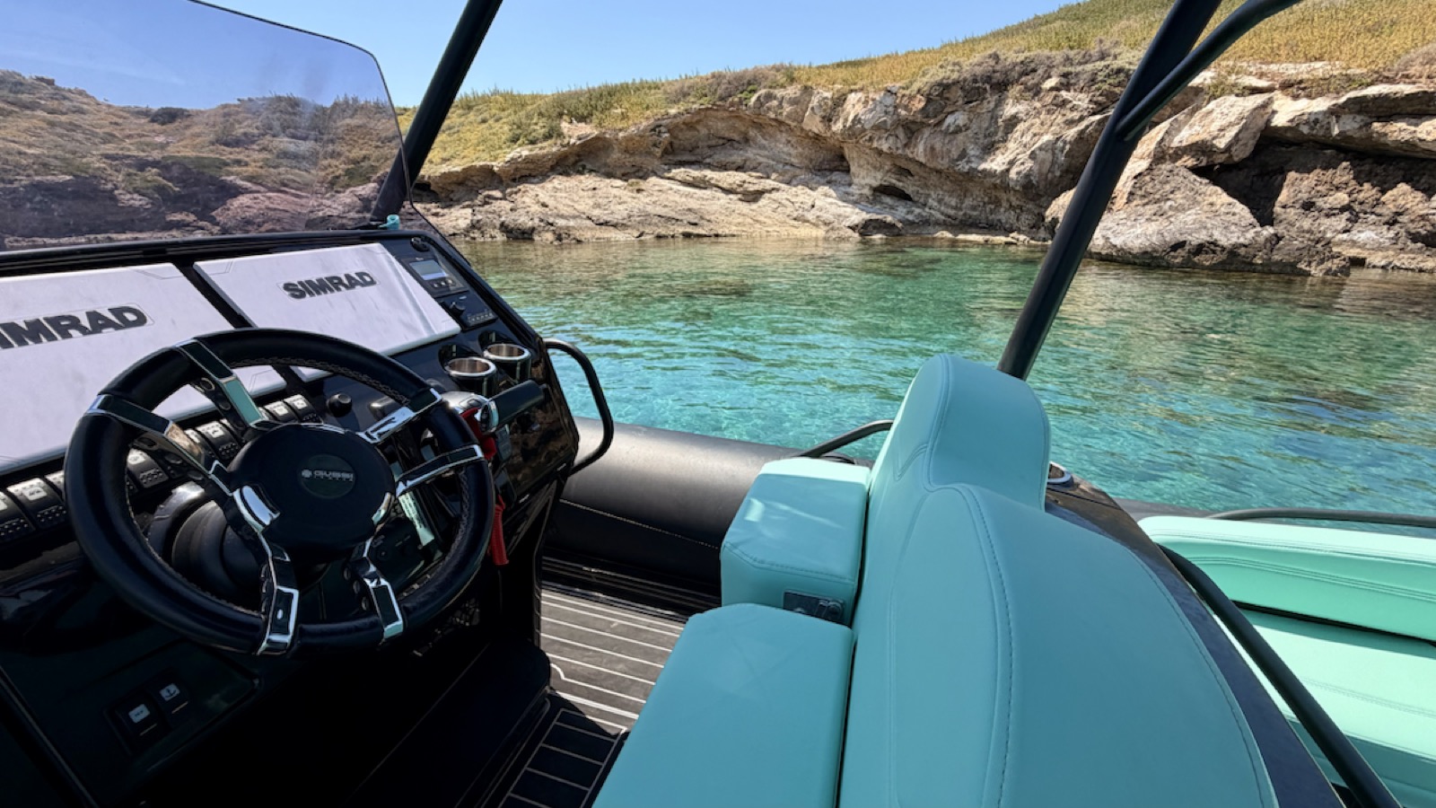 Grand G750 gallery view 3